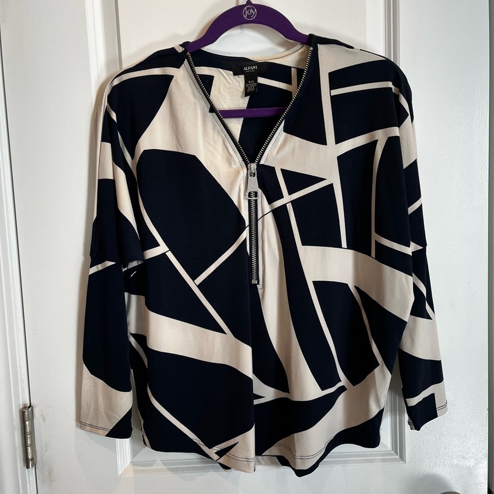 Alfani Women’s Drop Shoulder Half Zip Geometric Blouse Navy White Petite Small